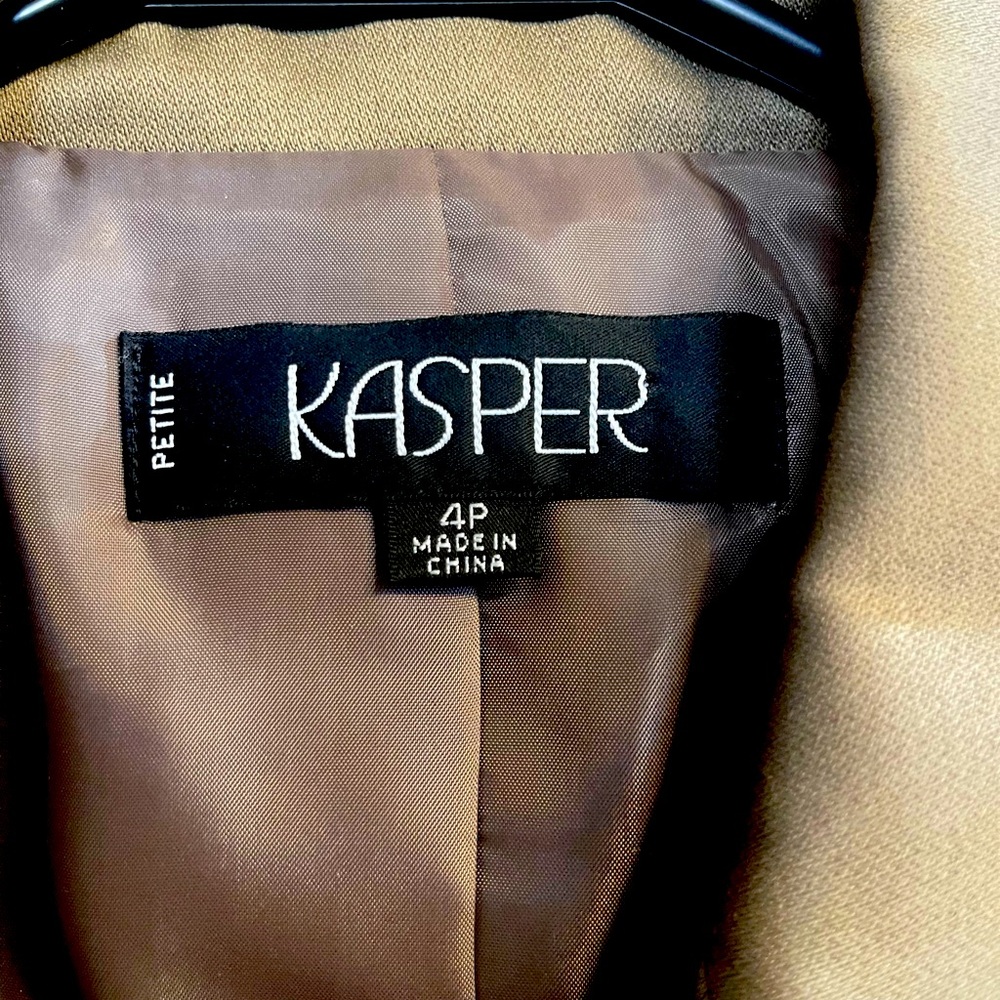 Kasper Womens Tan Single Breasted Blazer 3 Piece Suit Sz 4P - Picture 3 of 10